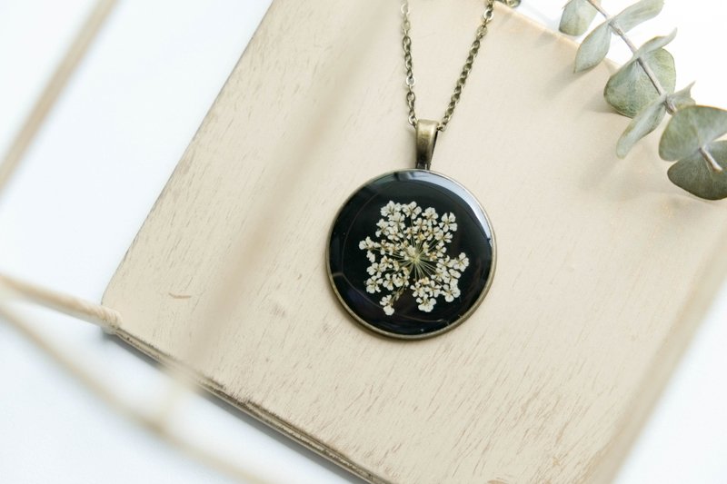 产品名称大阿米芹  (白色)- 项链 - 30 毫米 - 项链 - 植物．花 白色