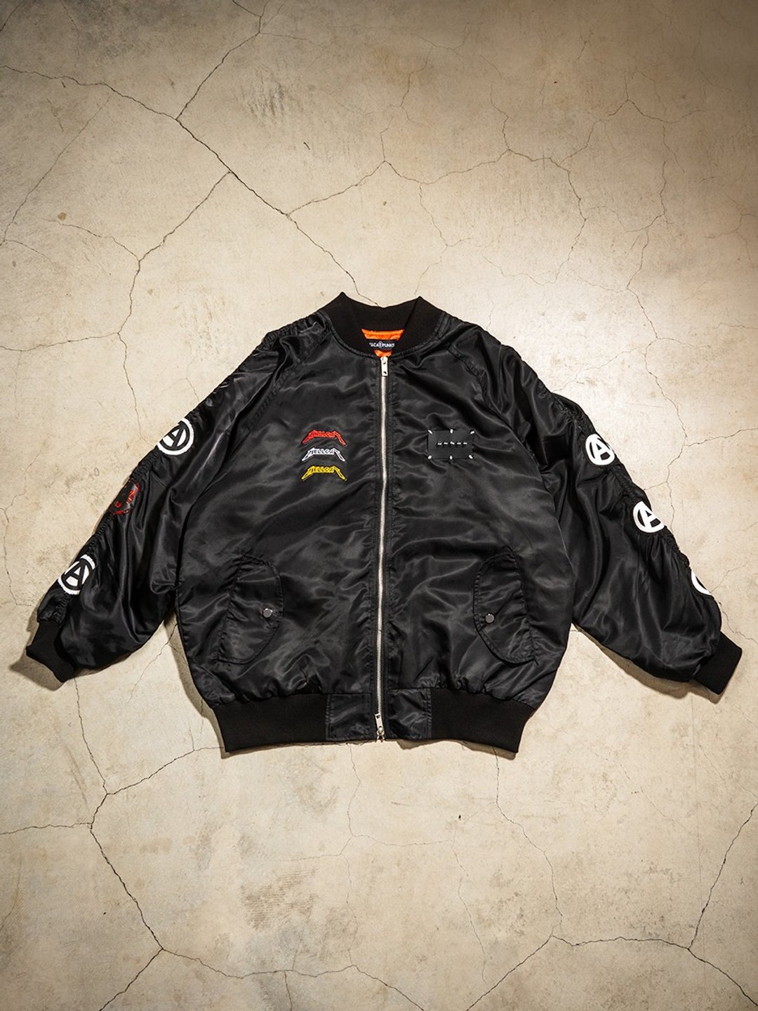 附贴饰缩褶MA-1 / 黑色 / 均码 / 男女皆宜 / hellcatpunks / hcp-ou-0030 - 中性连帽卫衣/T 恤 - 聚酯纤维 黑色