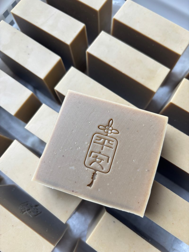 午时水艾草平安皂 / Mugwort Aura Cleansing Soap - 肥皂/手工皂 - 其他材质 卡其色