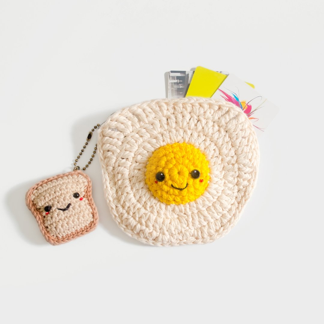 Crochet Coin Purse Fried Egg with Bread Keychain - 零钱包 - 棉 白色