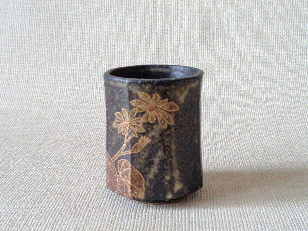八角汤のみ 金彩つわぶきc - 茶具/茶杯 - 陶 黑色
