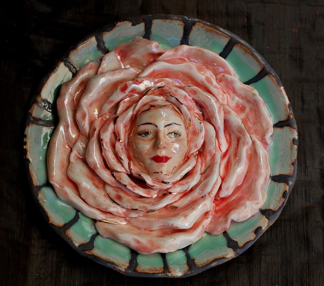 Wall plate Talking Flowers Rose Alice in Wonderland Flower Ceramic wall art - 墙贴/壁贴 - 陶 多色