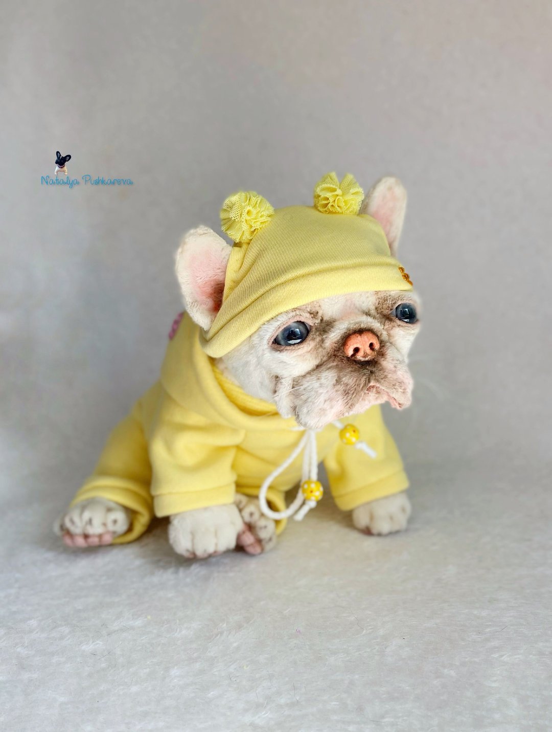 灰色法国斗牛犬逼真的玩具小狗 - 玩偶/公仔 - 聚酯纤维 白色