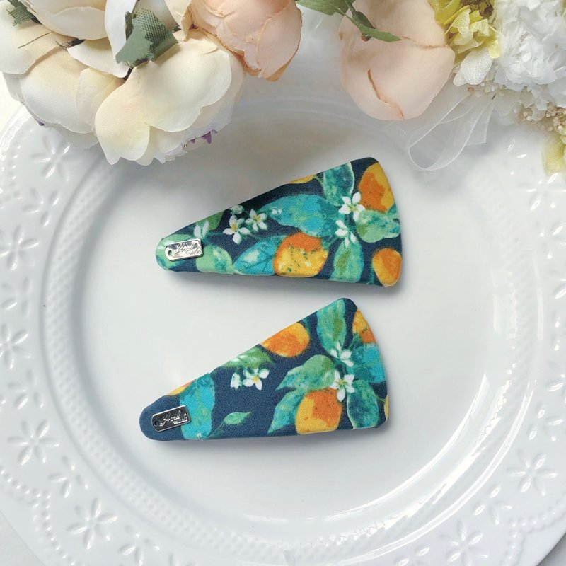 美国知名布料品牌三角型花朵印花发夹弹夹-橘色果实 - 发饰 - 其他材质 绿色