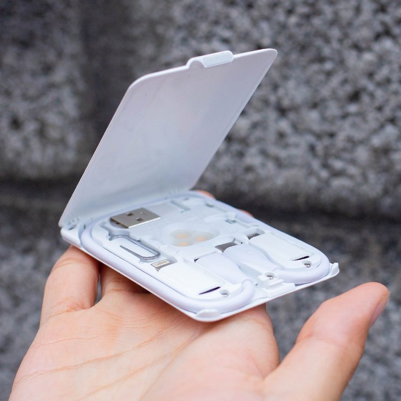 KableCARD 都市生存卡(白) 搞定充电所有事 城市生存必备 - 充电宝/传输线 - 塑料 白色