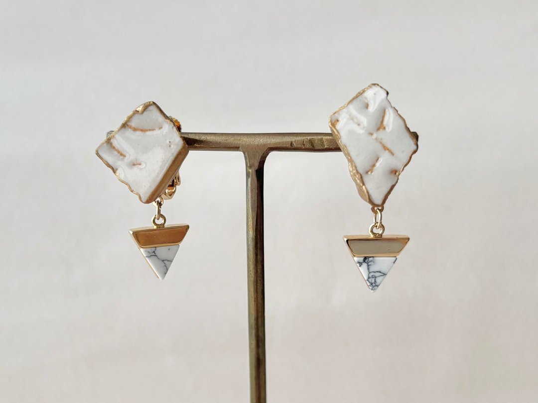 萩烧 金继 螺旋耳夹式耳环 白色 Howlite 摇曳 天然石 传统工艺 No.357 - 耳环/耳夹 - 陶 白色