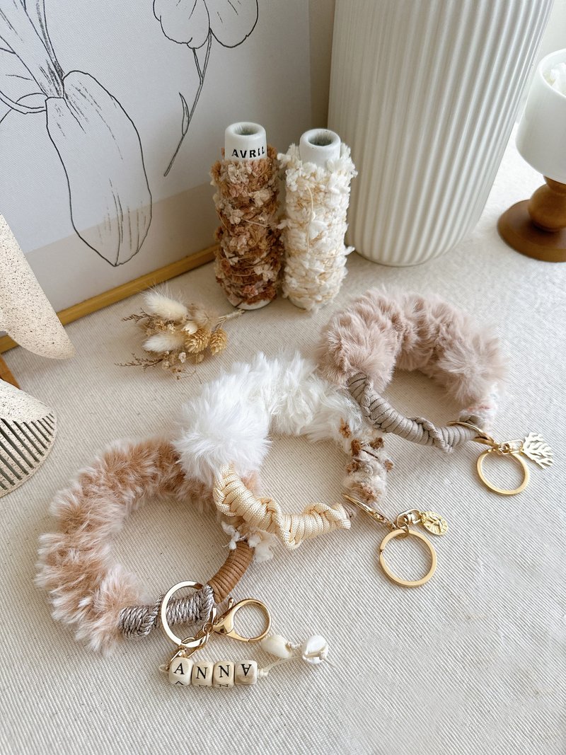 毛毛手机挂绳 一人成团 - 编织/羊毛毡/布艺 - 棉．麻 