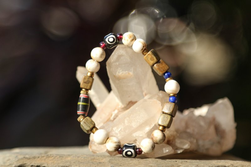 【手环系列】随形尼泊尔老砗磲+老琉璃 绿檀手环(欢迎定制) - 手链/手环 - 宝石 多色