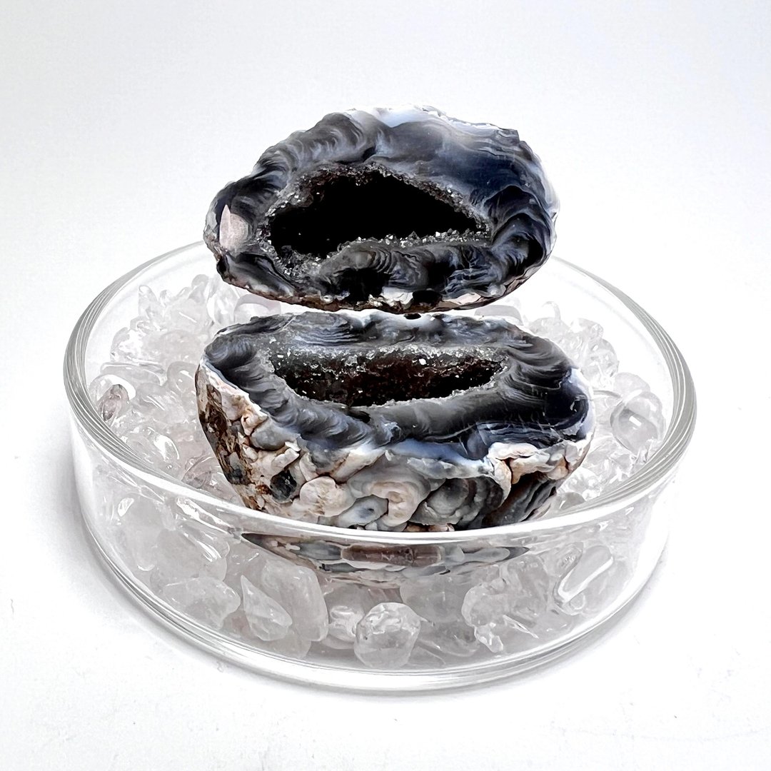 眷恋。原矿 招财 一图一物 风水摆件 l 迷你缠丝玛瑙盆 聚宝盆 l - 摆饰 - 水晶 多色
