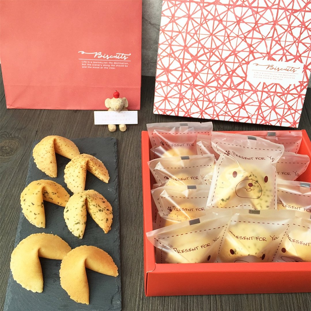 QUOTES生日礼物 定制化签文幸运饼干  混合风味幸运签饼10入精装礼盒 - 手工饼干 - 新鲜食材 红色