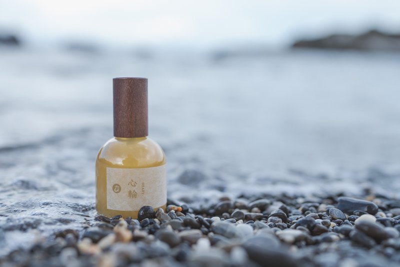 心轮 • 七轮调和系列喷雾 50ML 天然喷雾 - 香薰/精油/线香 - 精油 金色