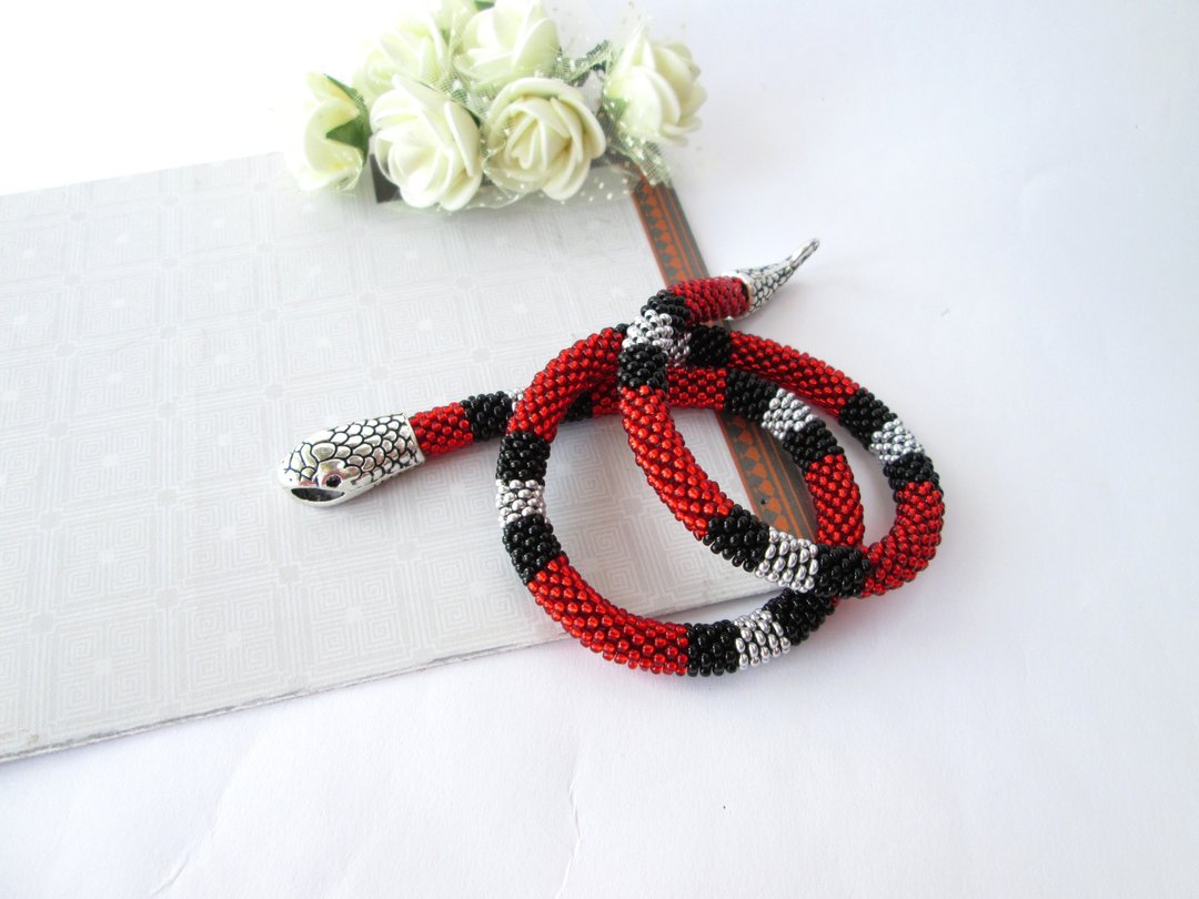 Aspid Red black snake bracelet Ouroboros jewelry Serpent rope Bead crochet neckl - 手链/手环 - 其他材质 红色