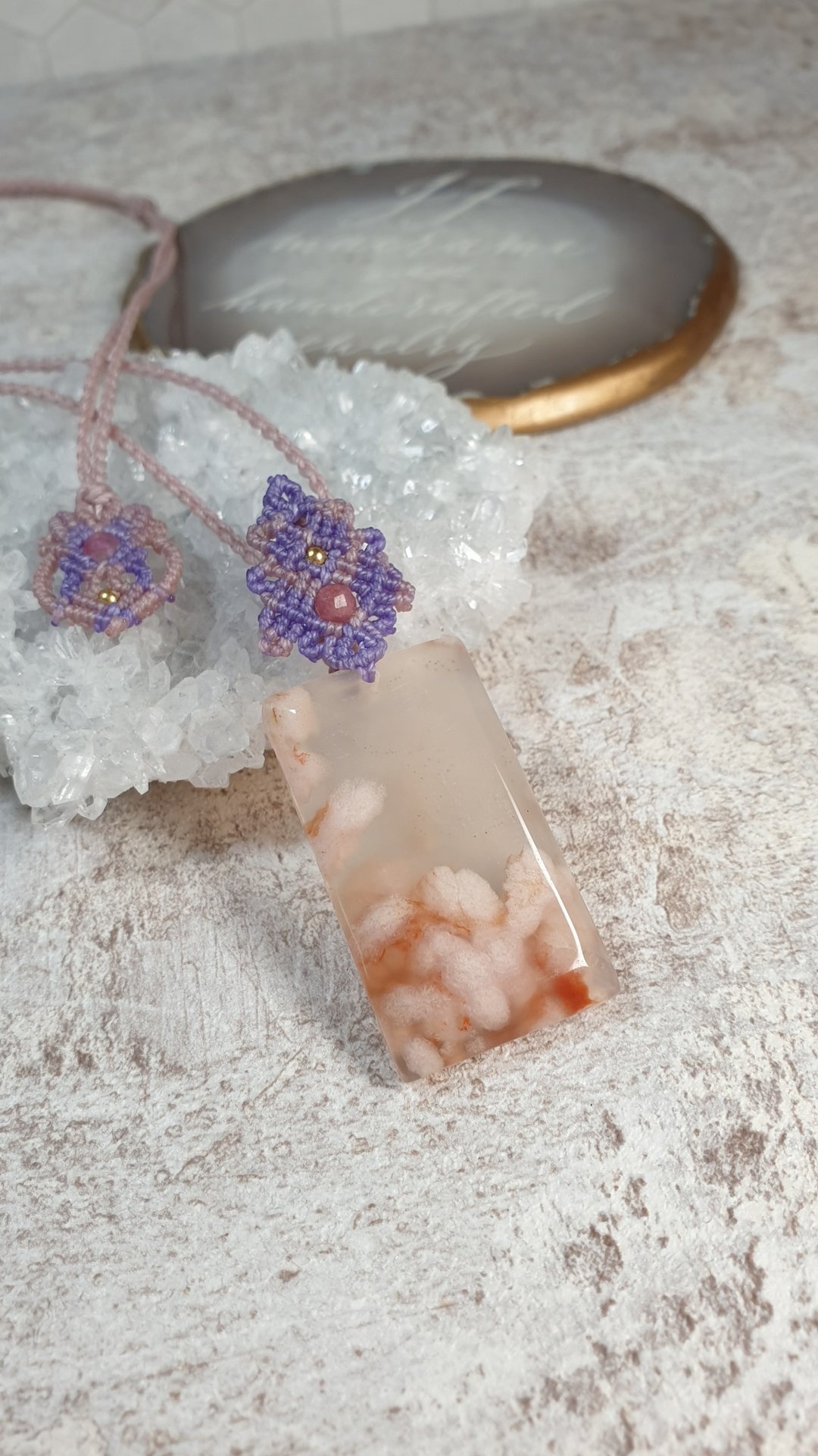 SA25凝玉。樱花玛瑙无事牌南美蜡线编织项链 - 项链 - 其他材质 粉红色
