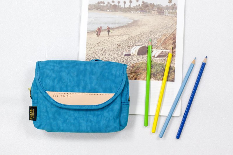 好日推好物商品：【随身散步包】DYDASH x 随身包 散步包 (蓝蓝天空) 台湾制造 限量手工 - 化妆包/杂物包 - 真皮 