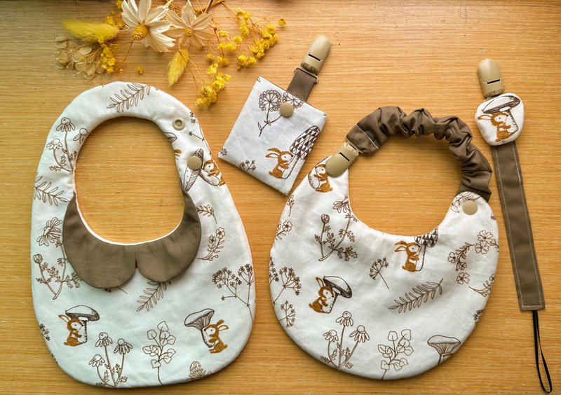 弥月礼盒组/领子围兜+可拆式两用围兜+平安福袋+奶嘴夹 - 满月礼盒 - 棉．麻 咖啡色