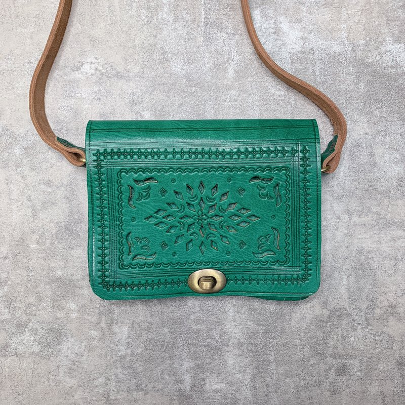 Lalla 摩洛哥手敲花 S小方包 薄荷蓝绿 - 侧背包/斜挎包 - 真皮 绿色