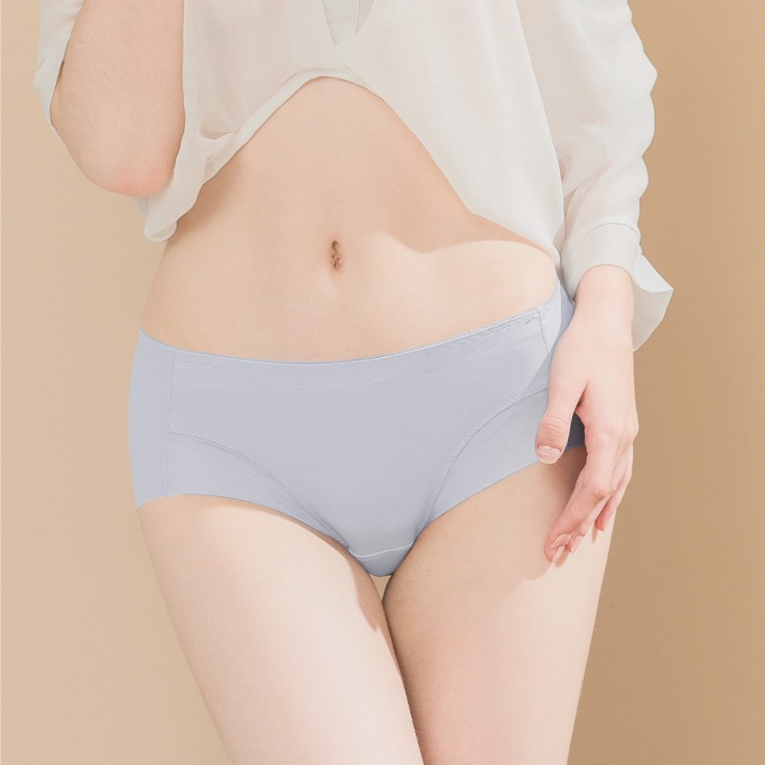 Clany可兰霓 无痕透气竹炭包臀中腰M-XL内裤 浅灰 2156-61 - 女士内衣裤 - 尼龙 灰色