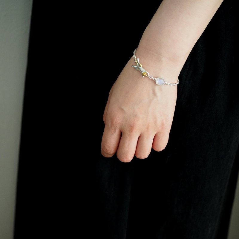 爪子勾住东西的三花猫手链 (拉利玛石) - 手链/手环 - 纯银 银色