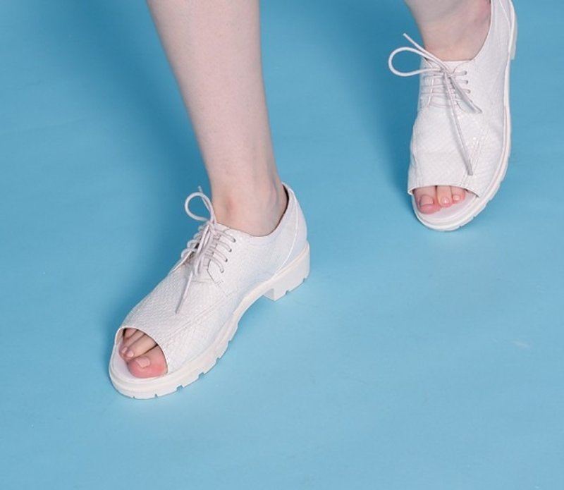 凉夏露趾挖口 白色蛇压纹绑带真皮牛津鞋 - 男女凉鞋 - 真皮 白色