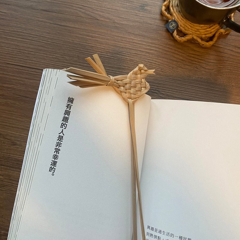 草智慧书签 supper intelligence - 喜鹊 蔺草编织书签 - 其他 - 植物．花 卡其色