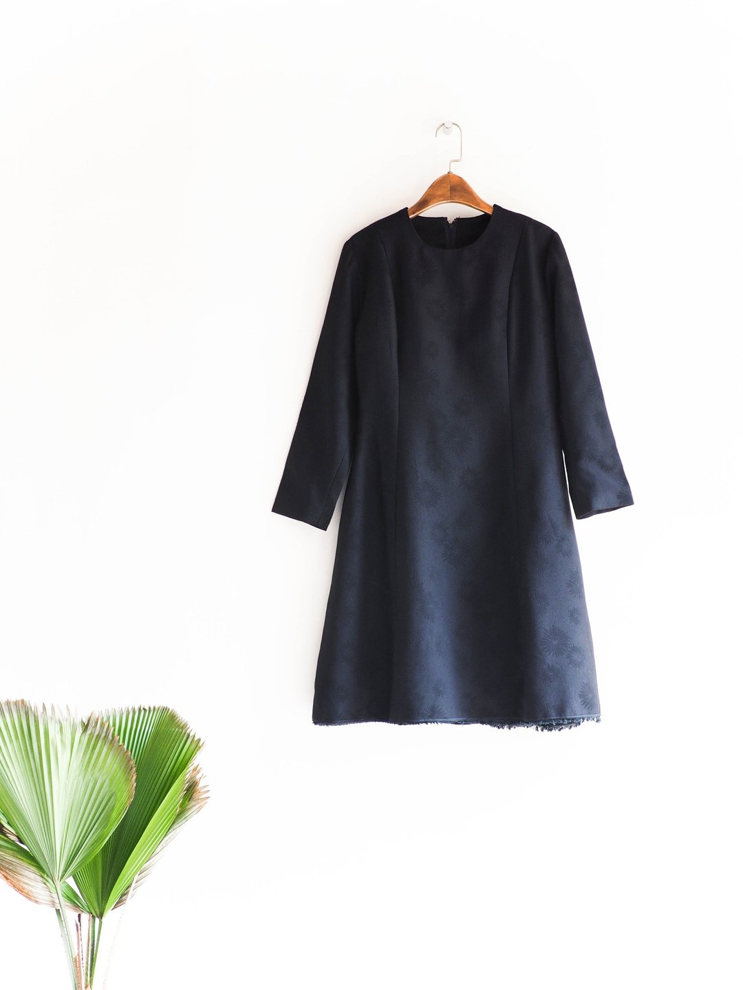 河水山 - 长野向日葵悠悠沈静少女 古董连身丝质长裙洋装 overalls oversize vintage dress - 洋装/连衣裙 - 丝．绢 黑色