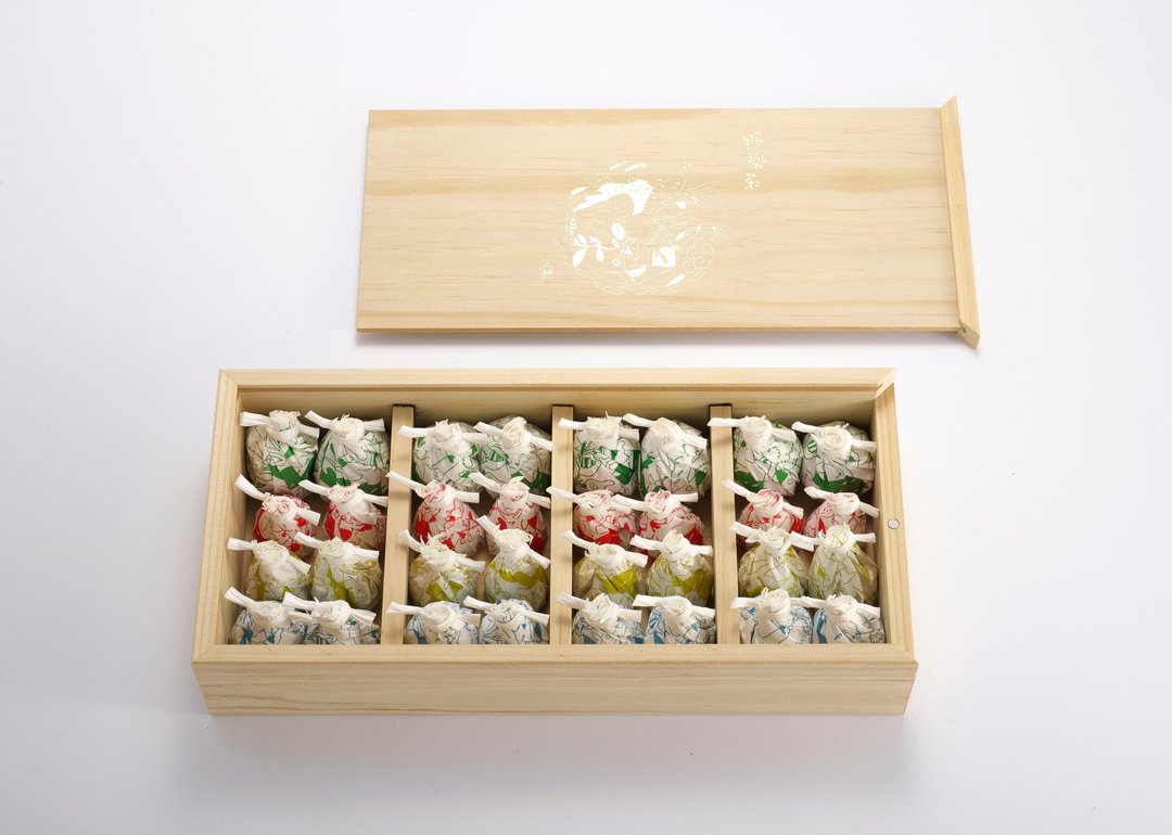 茶叶 -【野乐茶】茶山太极 - 台湾四大青茶礼盒 (32 入) 外交部伴手礼 - 茶 - 新鲜食材 红色