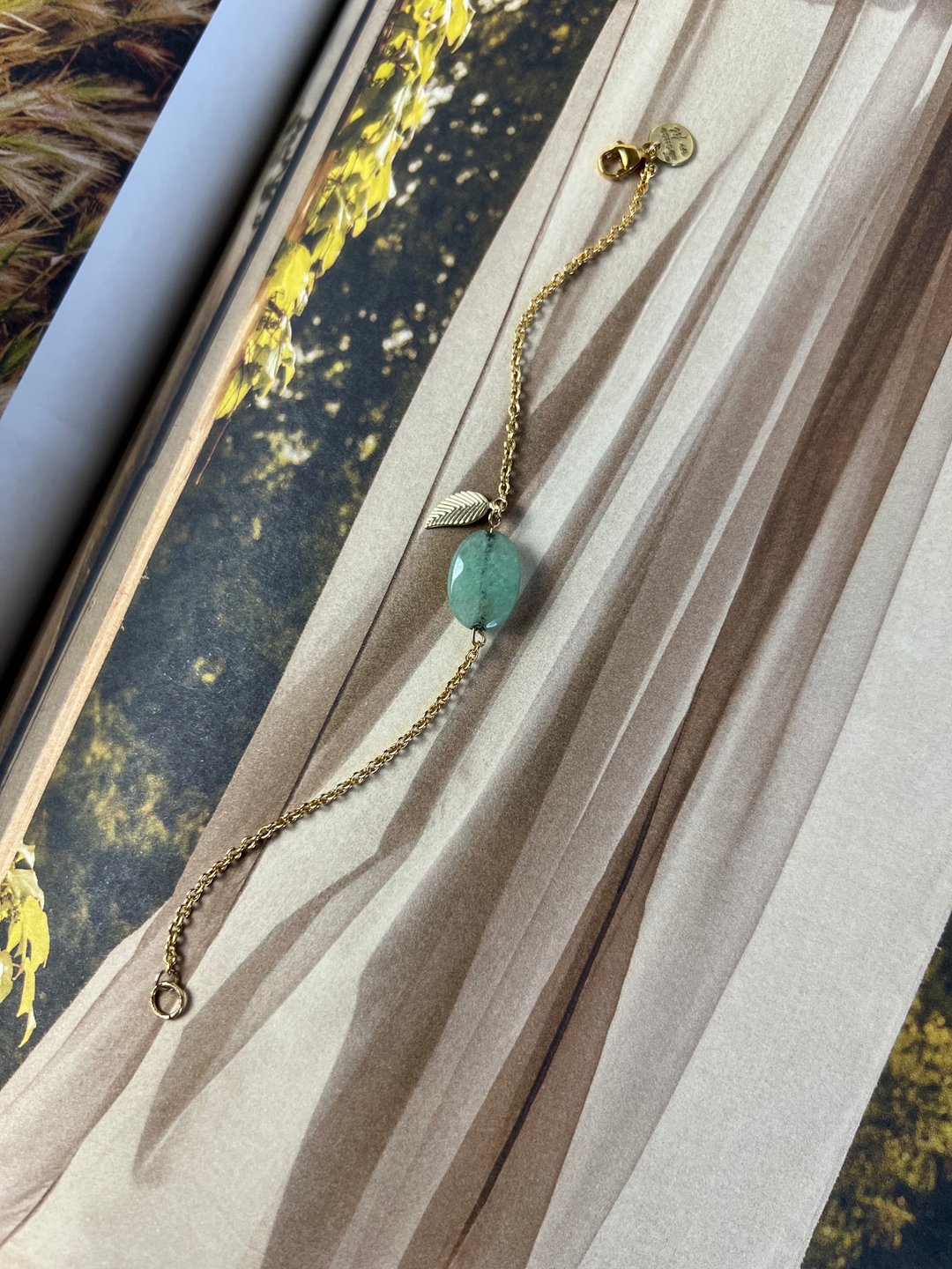 Vintage Green Oval Crystal Leaf Gold Charm Bracelet - 手链/手环 - 贵金属 金色