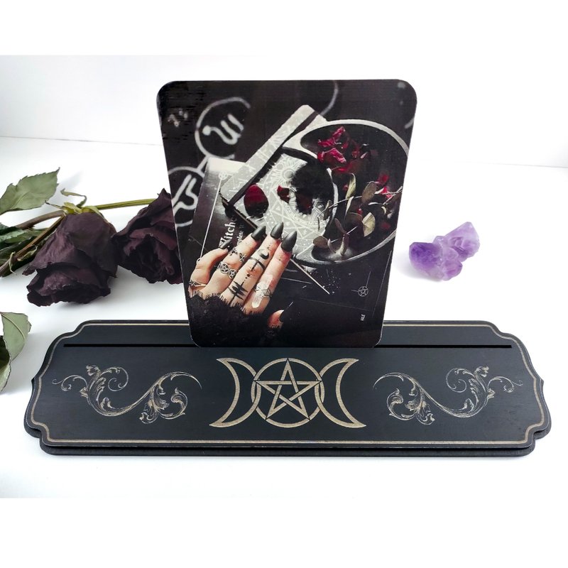 Tarot card stand, Triple goddess card holder, Oracle card display - 其他家具 - 木头 