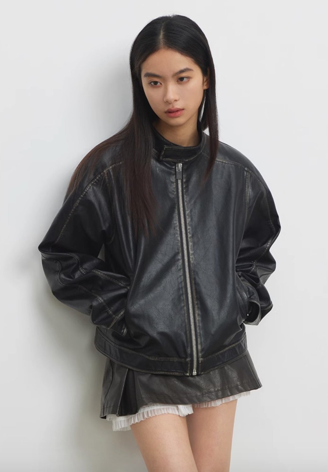 Curved Shoulder Jacket 弧形垫肩擦色机车皮夹克 - 女装休闲/机能外套 - 其他材质 黑色