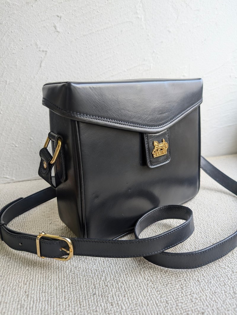 稀有中古Vintage Celine马车装饰方盒子斜背包 - 侧背包/斜挎包 - 真皮 
