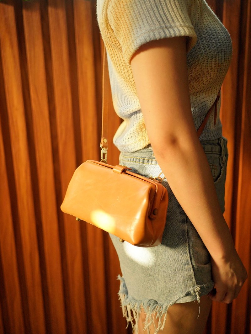 MOOS 单肩 MINI 医生包 16:9  size 20 X 11 X 7 cm size:M - 手提包/手提袋 - 真皮 橘色