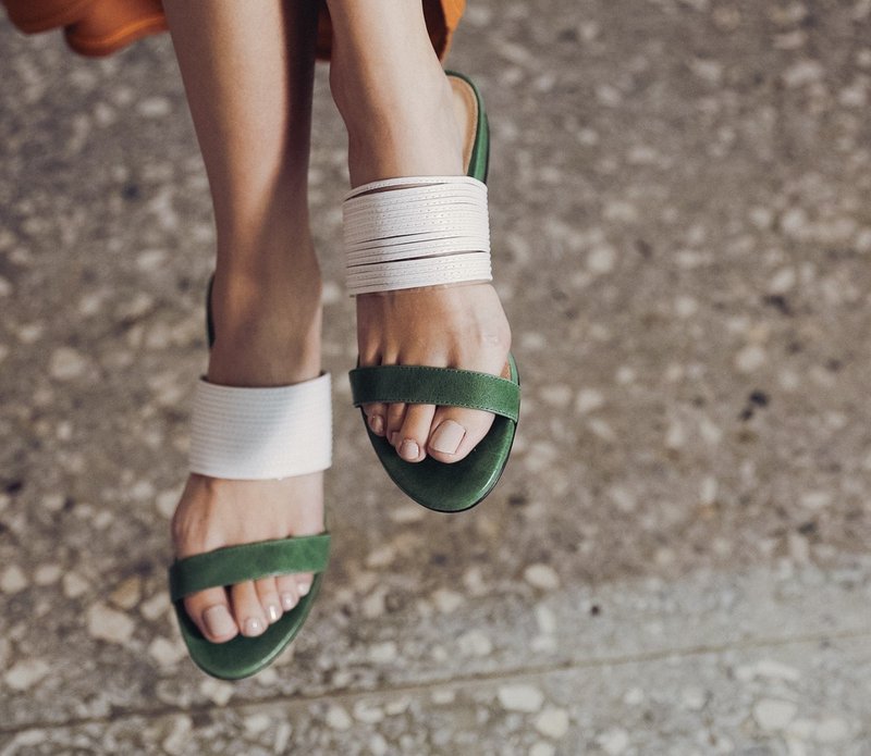 叠绳细带 简约凉拖鞋 绿 - 拖鞋 - 真皮 绿色