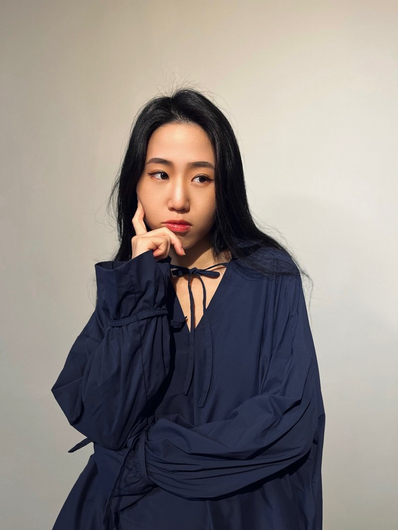 Ruffle collar with bow long sleeves dress - 洋装/连衣裙 - 聚酯纤维 蓝色