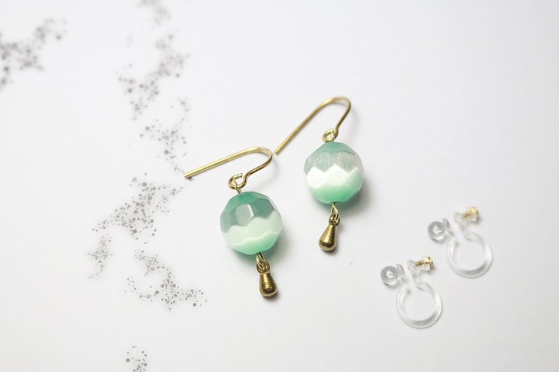 // VÉNUS觅饰 -猫眼叮当- 黄铜 猫眼 艾绿// ve100 - 耳环/耳夹 - 石头 绿色