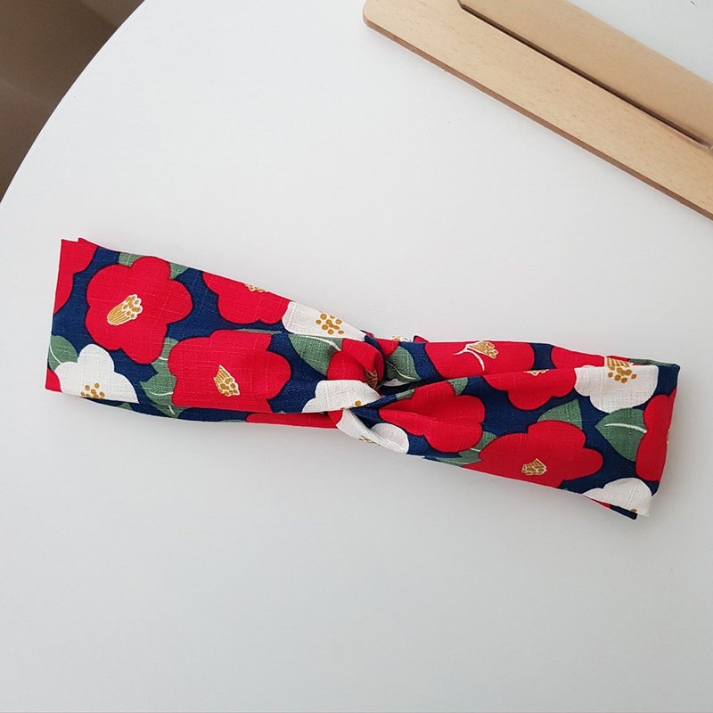墨蓝山茶花 日本布 交叉发带/发饰 - 发带/发箍 - 棉．麻 蓝色
