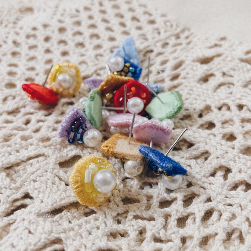 刺绣 / 耳环 / candy - 耳环/耳夹 - 绣线 红色