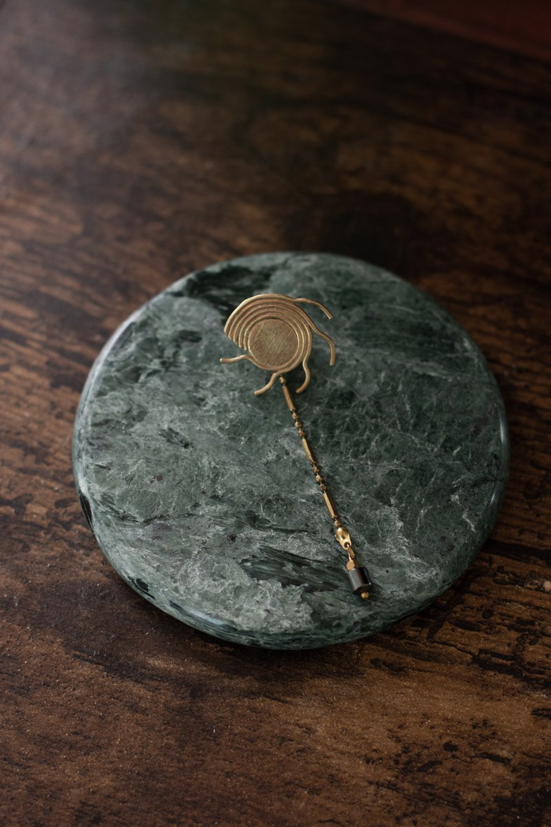 荷鲁斯之眼系列 | 太阳胸针 附可拆式黑胆石链坠 - 胸针 - 铜/黄铜 