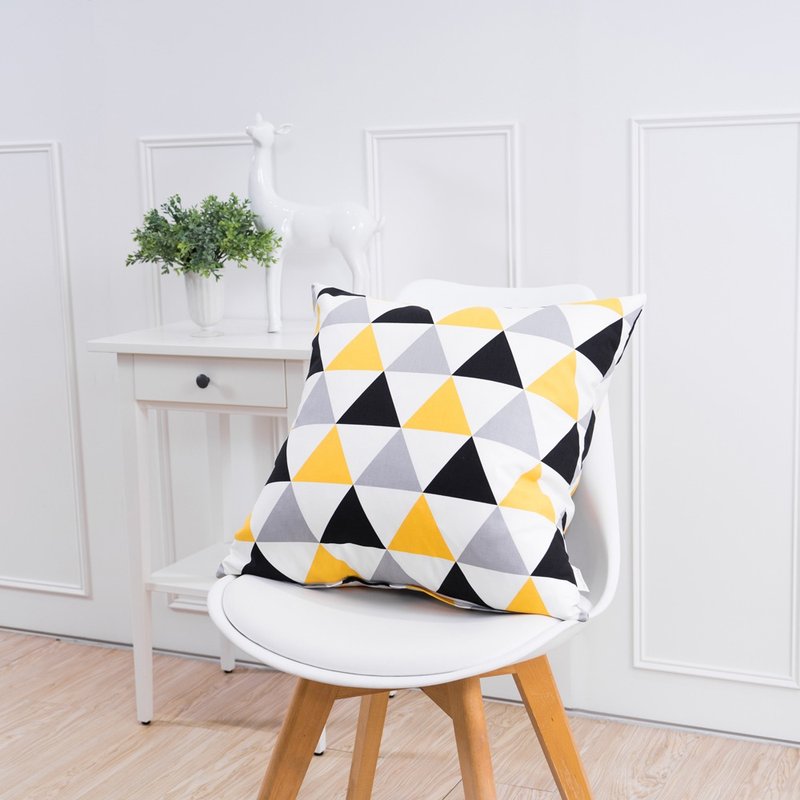 简约系列抱枕-黑黄三角形 - 枕头/抱枕 - 棉．麻 