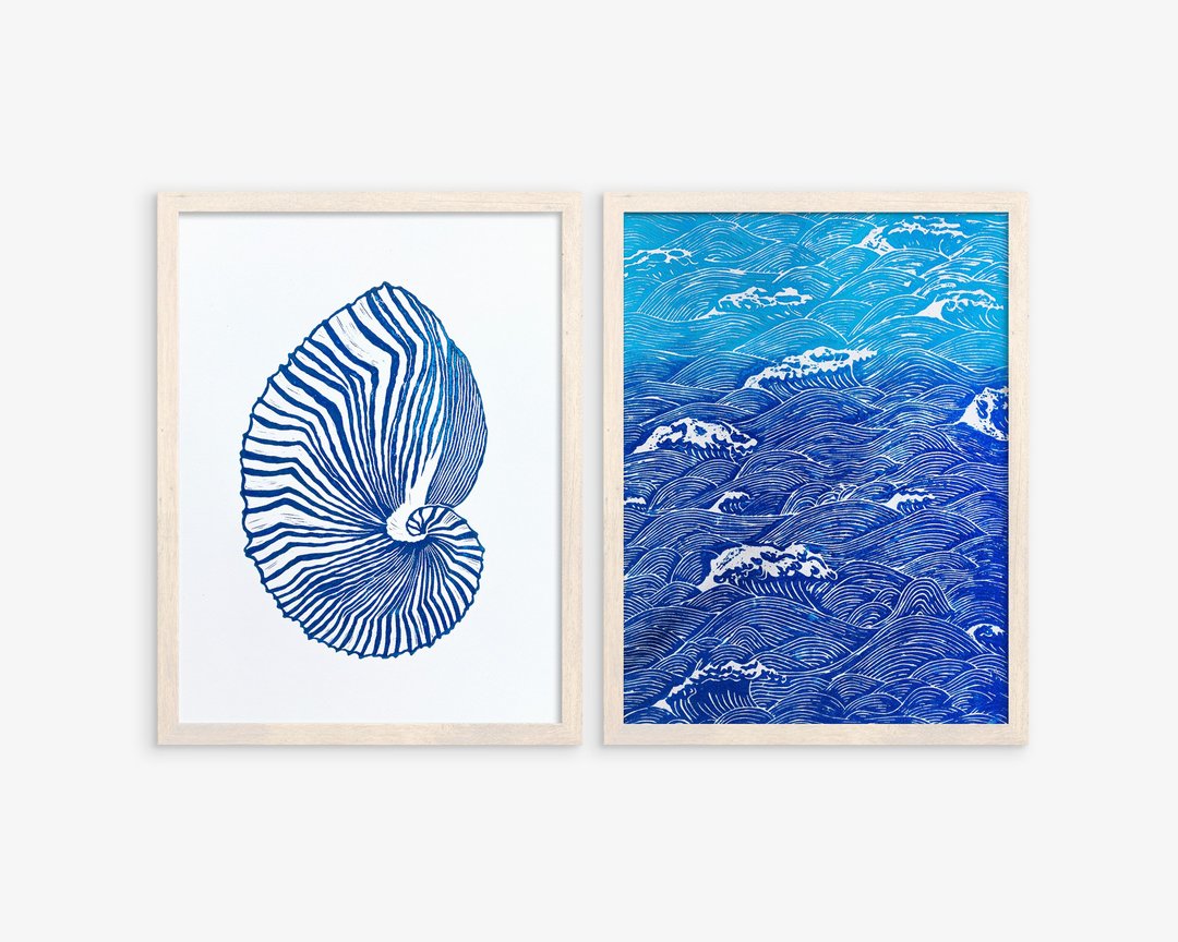 画廊墙壁套装 2 件蓝色贝壳和海浪墙艺术 Linocut 印刷品 - 海报/装饰画/版画 - 纸 蓝色