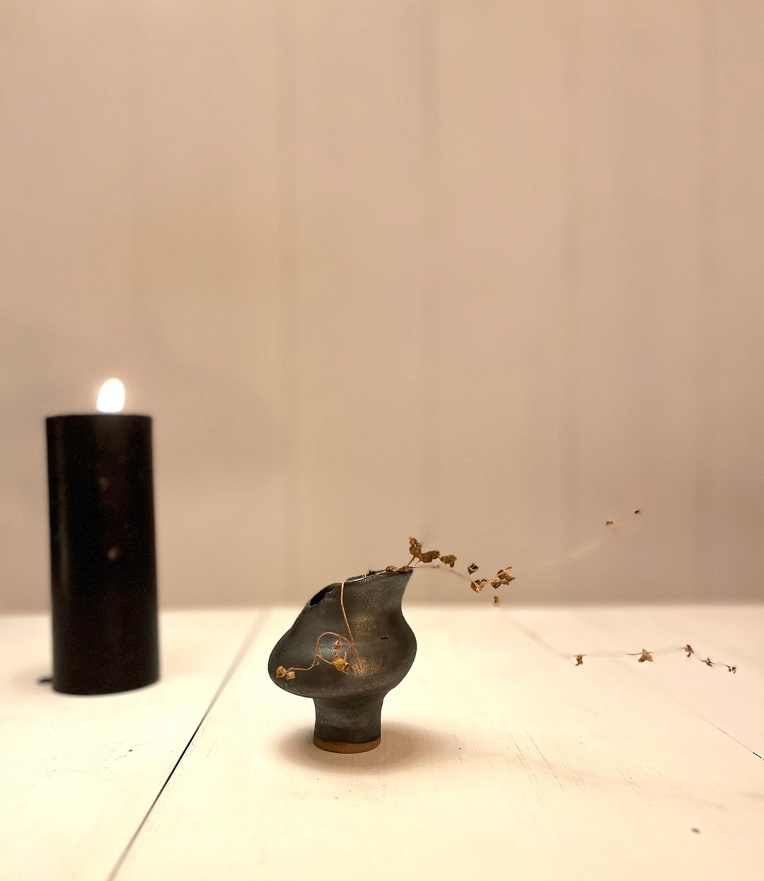 Unique handmade ceramic vase 雾黑釉手工陶制小花器 - 花瓶/陶器 - 陶 