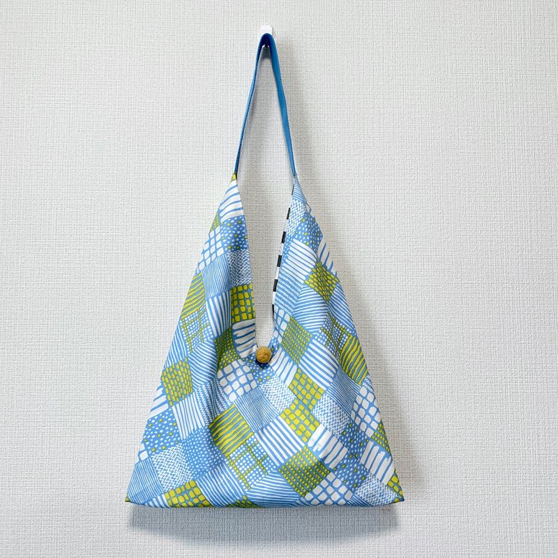 新款现货/日式粽形侧背包/大尺寸/水蓝几何方格 - 侧背包/斜挎包 - 棉．麻 黑色