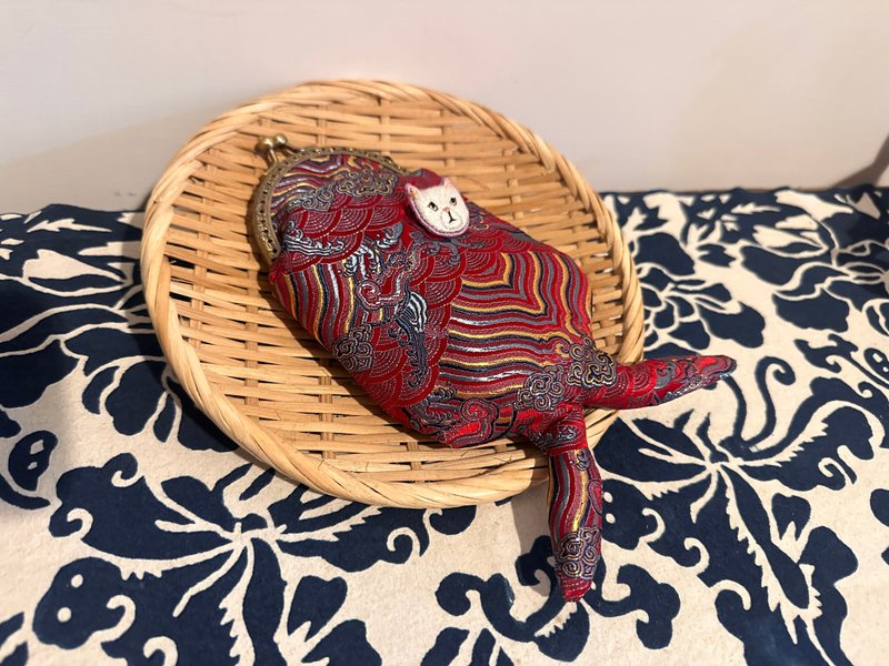 虱目鱼口金包/ 龙袍织锦缎/ 皇后/ 海水江崖纹样 - 零钱包 - 丝．绢 红色