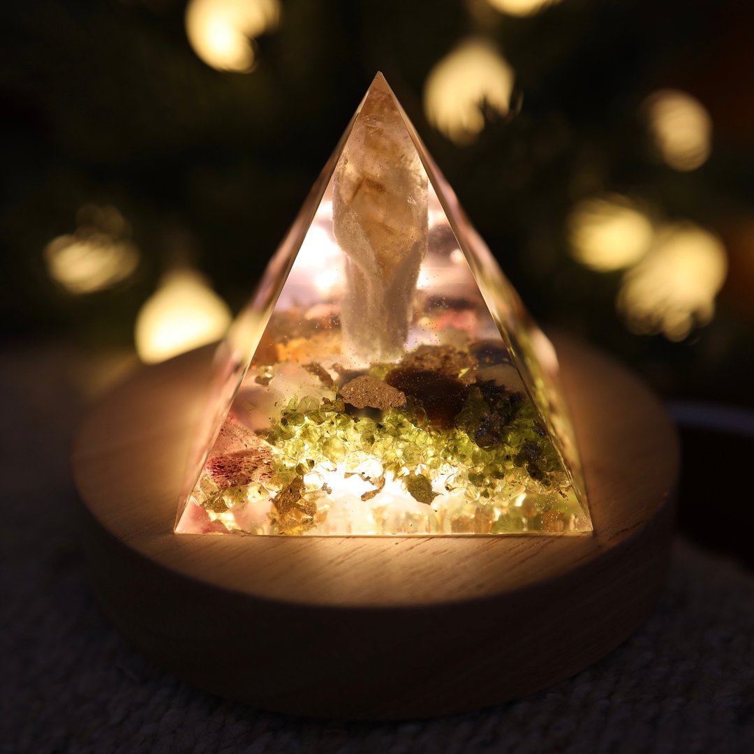 【母亲节礼物】黄水晶柱塔大奥刚金字塔小夜灯 Orgonite 招 - 灯具/灯饰 - 水晶 多色