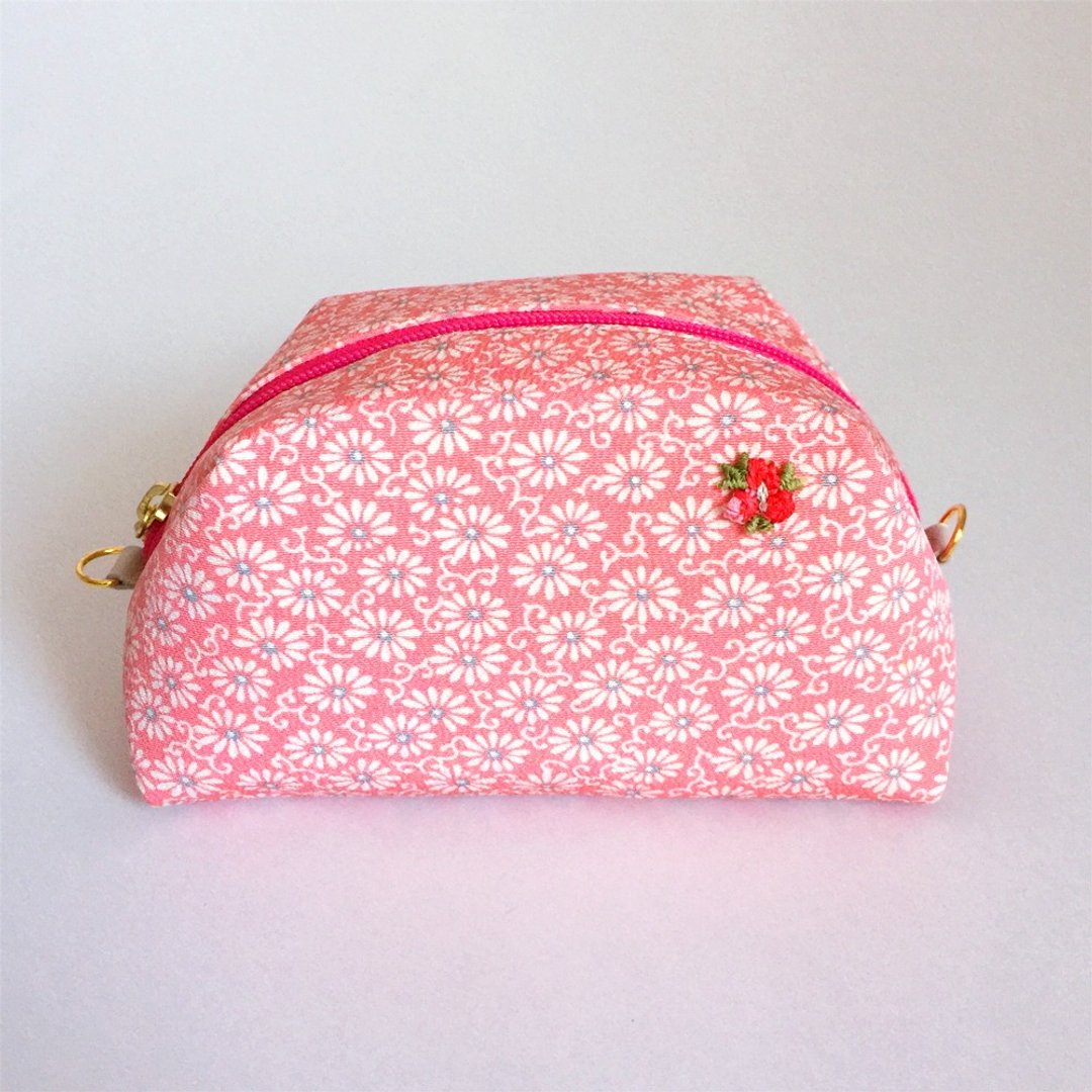 Pouch with Japanese traditional pattern, Kimono (Medium) "Silk" - 化妆包/杂物包 - 其他材质 粉红色