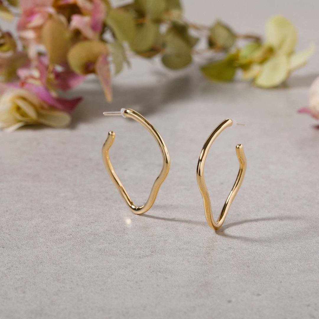 wave line pierced earring GD 无镍水晶饰针耳环 时尚简约设计 金色 - 耳环/耳夹 - 其他金属 金色