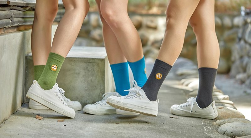 刺绣袜-小笼包Xiaolongbao 长袜|中筒袜|男女同款 - 袜子 - 棉．麻 