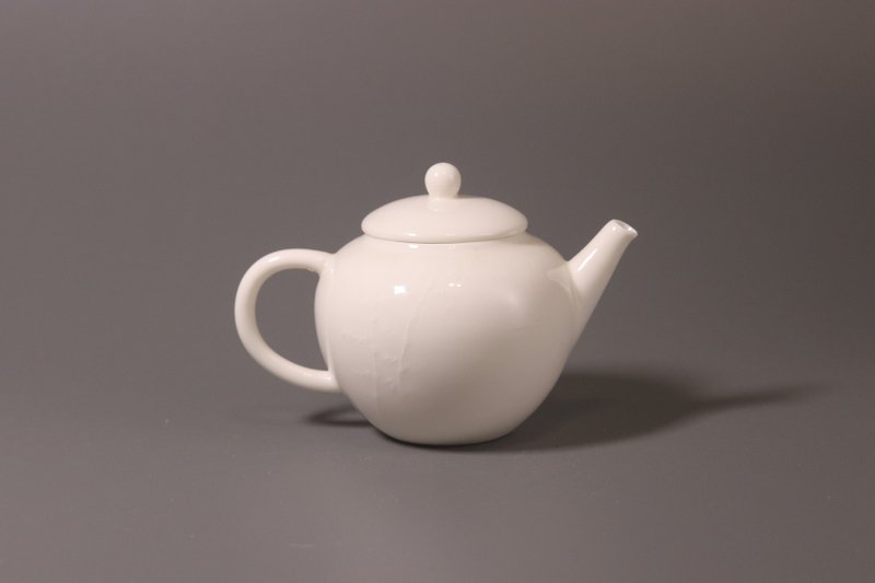 敦睦窑 德化模刻印花玉瓷 小圆壶 - 茶具/茶杯 - 瓷 白色