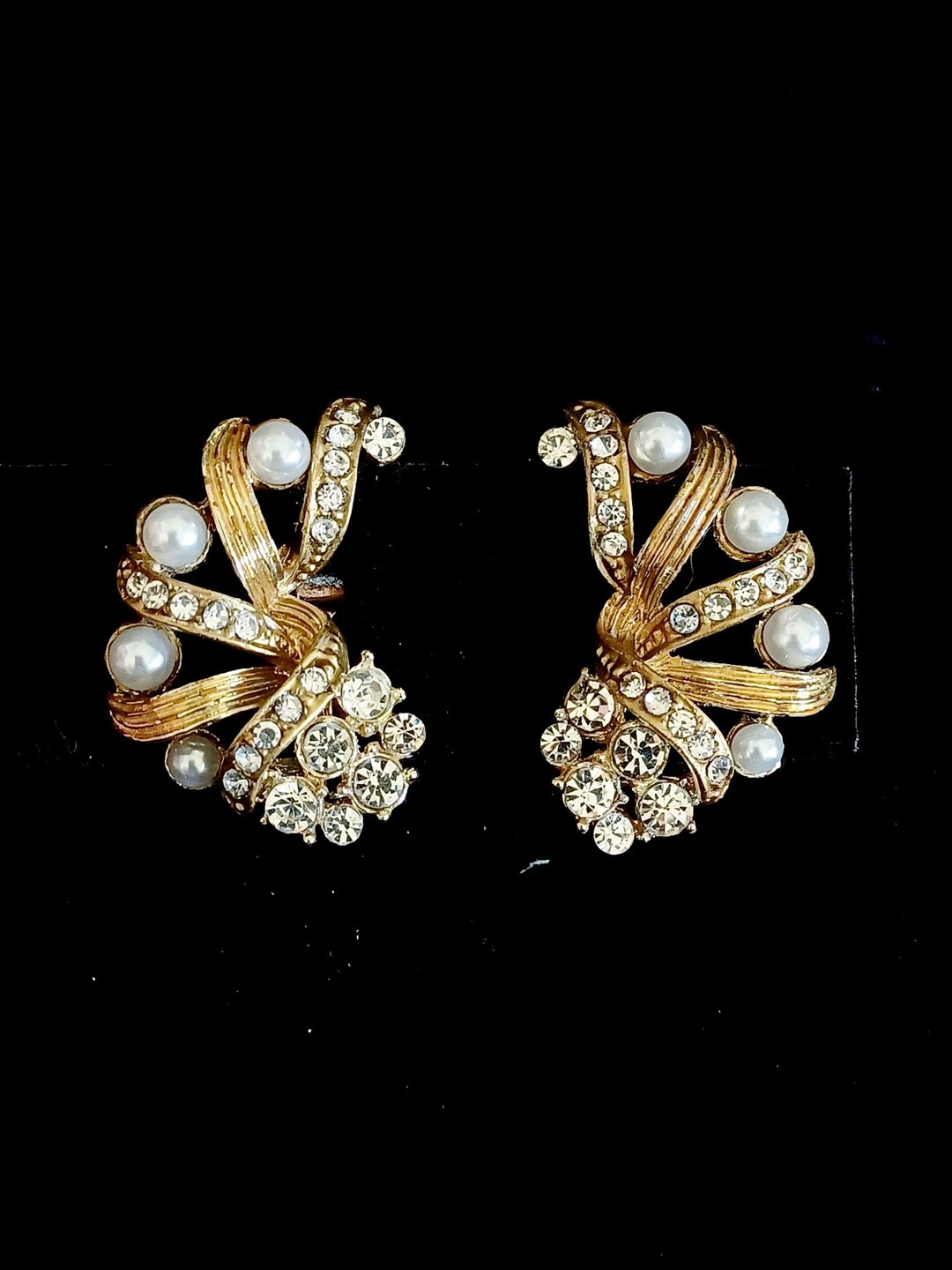 vintage jewelry  B.S.K 金色缎带珍珠莱茵 夹式耳环 - 耳环/耳夹 - 其他金属 