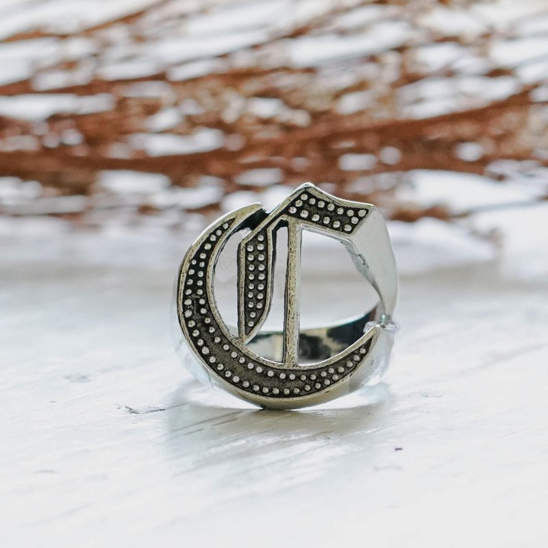 字母戒指英文銀色肉刻字戒指 - 戒指 - 纯银 银色