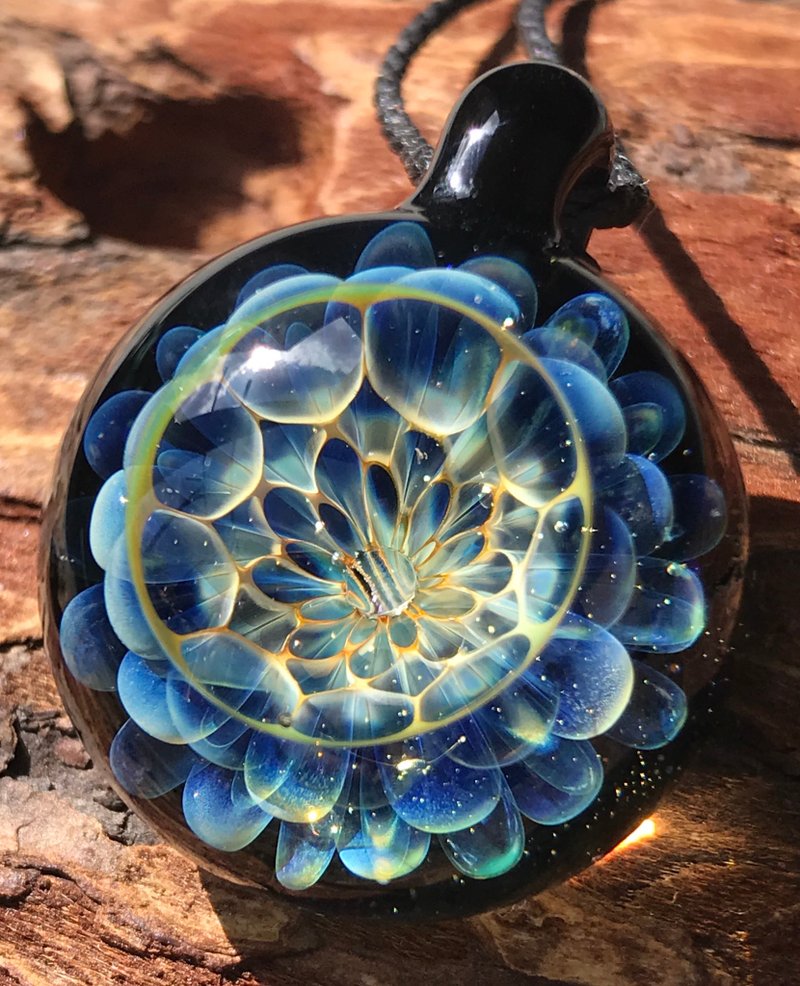 Boroccus几何三维图案高硼硅玻璃吊坠 - 项链 - 玻璃 蓝色